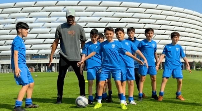 "Sabah"ın bombardirindən azyaşlı futbolçulara sürpriz (VİDEO)
