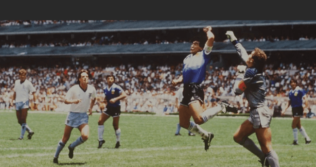 Maradonanın məşhur qolu vurduğu oyunun topu hərraca çıxarılır
