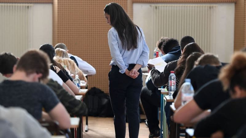 Bu tarixdən müəllimlərin sertifikatlaşdırması üçün test imtahanına start veriləcək