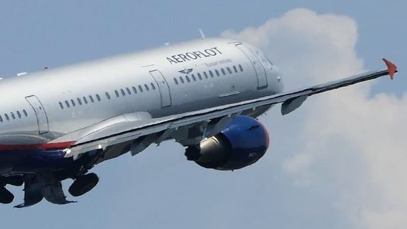 Britaniya Rusiyanın aparıcı aviaşirkətlərinin aktivlərini dondurdu - Sanksiya siyahısı