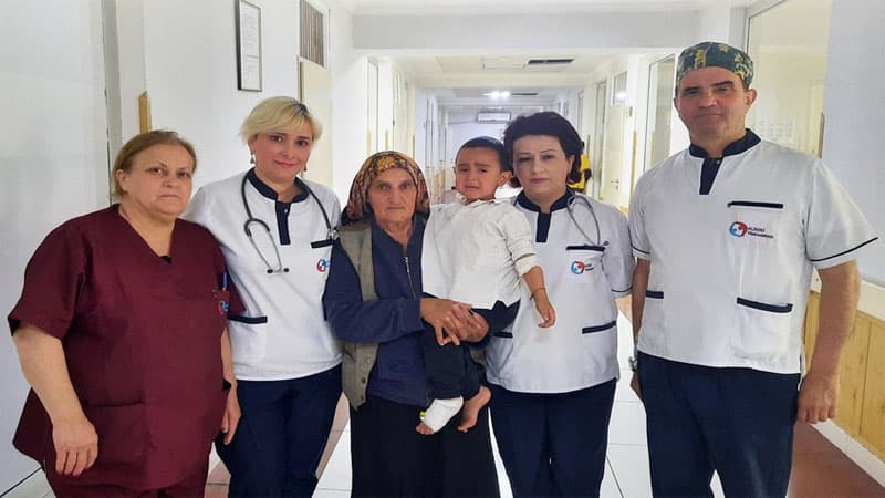 İlan sancmış üç yaşlı körpə 19 gündən sonra sağaldı