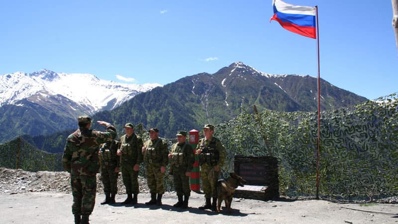 Gürcüstan Rusiya ilə quru sərhədini bağlayır