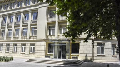 Tədris digər dillərdə aparılan siniflər üçün məktəb və müəllim seçiminin tarixi açıqlandı