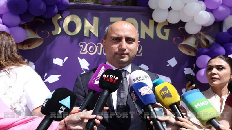 Təhsil naziri: "Vahid məktəbli formasına keçid tədricən olacaq"