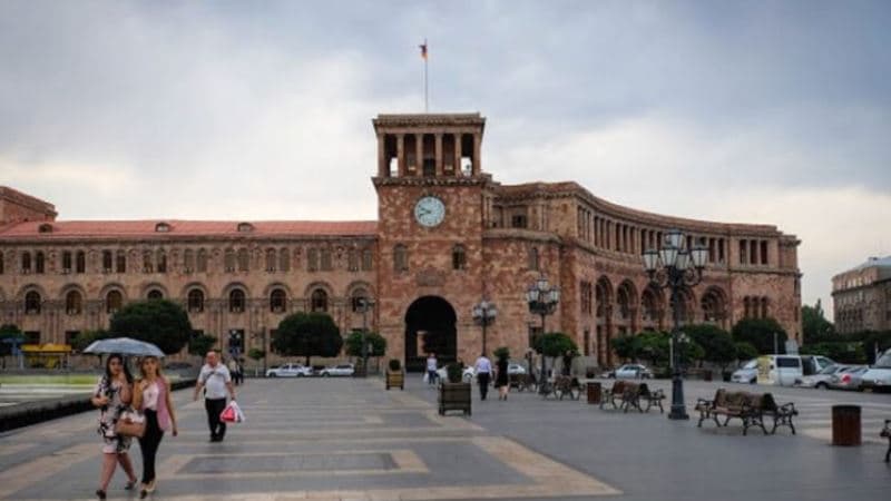 Ermənistanın güc strukturlarının işçiləri kütləvi istefa ərizəsi yazır (SƏBƏB)