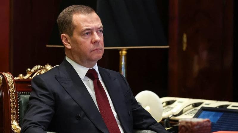 Medvedyev: Beynəlxalq Məhkəmə Moskvanı cəzalandırsa, bu, nüvə müharibəsinə səbəb olacaq