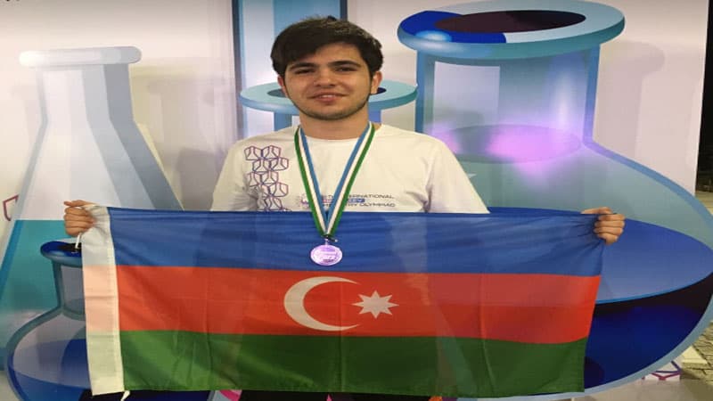 Azərbaycanlı iştirakçı Çində keçirilən olimpiadada ikinci oldu (FOTO)