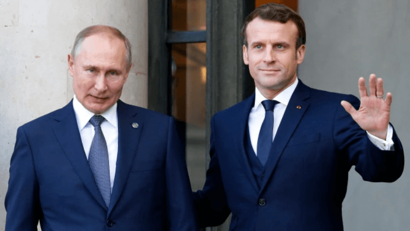Makron Putinlə şəxsi telefon danışığını sızdırmaqda ittiham olunur - Detallar
