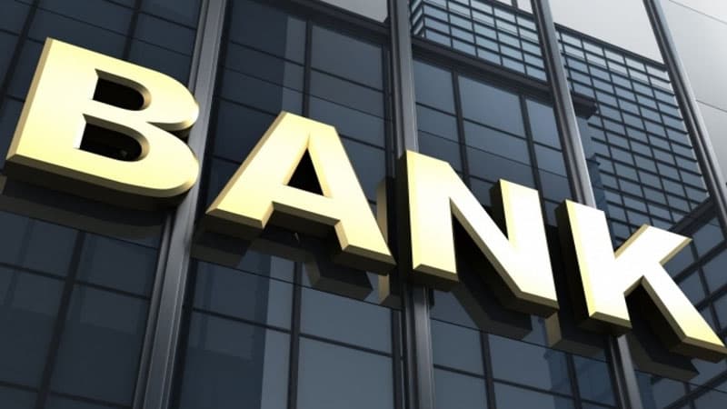 Rusiya banklardan dolların çıxarılmasına qadağanı daha 6 ay uzatdı