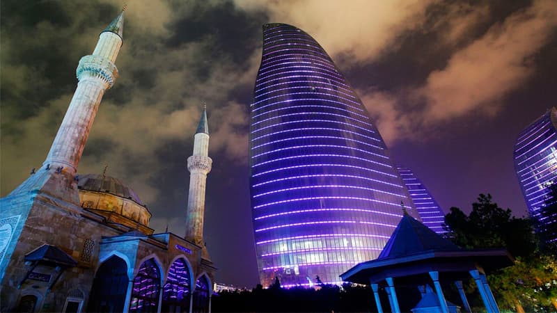 Qumla London arasında Bakı