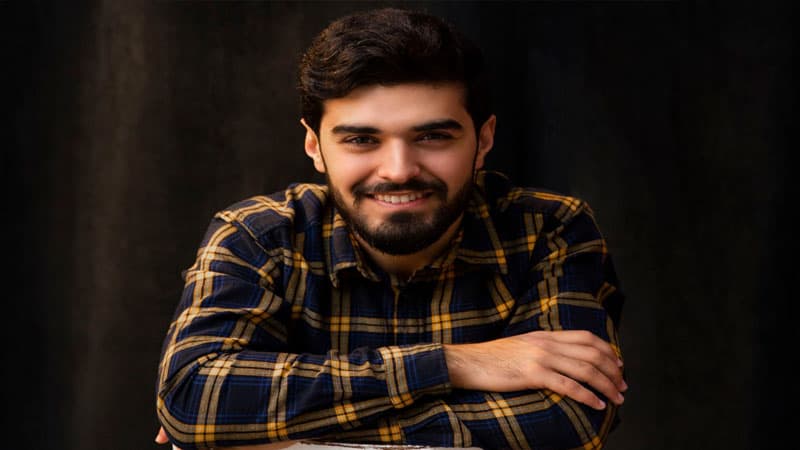 Şair, esseist Rəvan Cavid haqqında məlumat