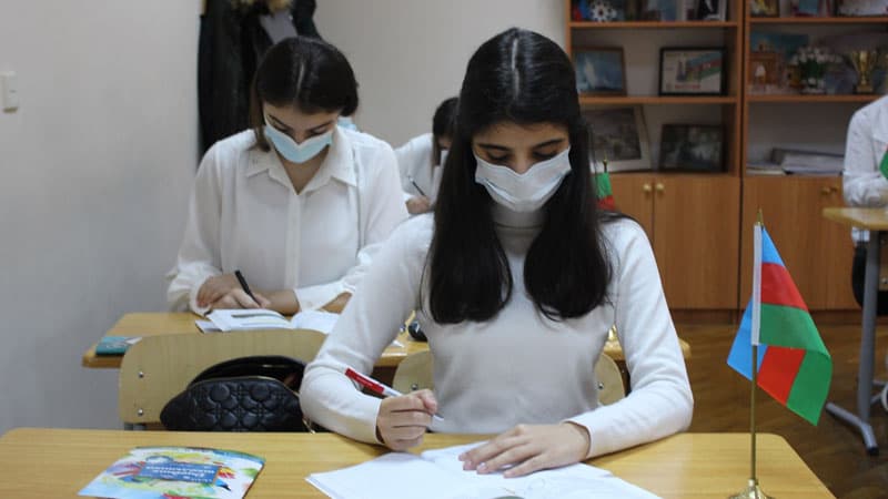 Koronavirusa yoluxma artarsa, məktəblərin açılması təxirə düşəcək?
