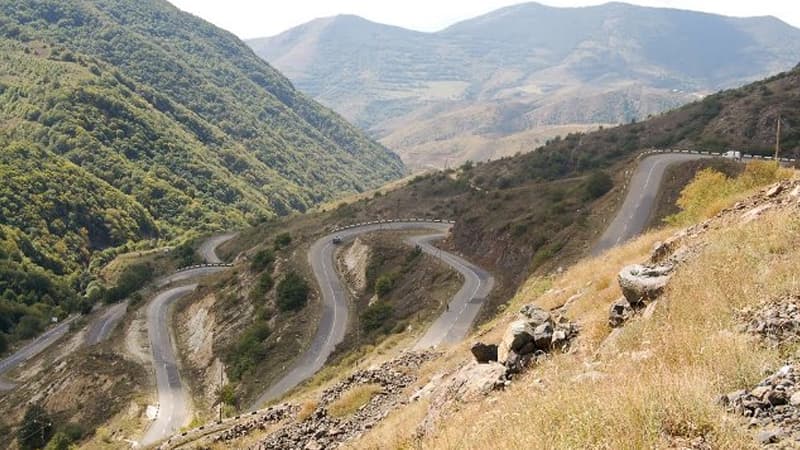 Başqa alternativlər haqda düşünmək İrəvanın özü üçün ziyanlı olacaq (ŞƏRH)