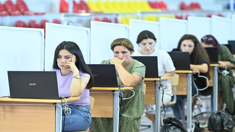 Müəllimlərin sertifikatlaşdırılması imtahanında sualın biri səhv çıxdı