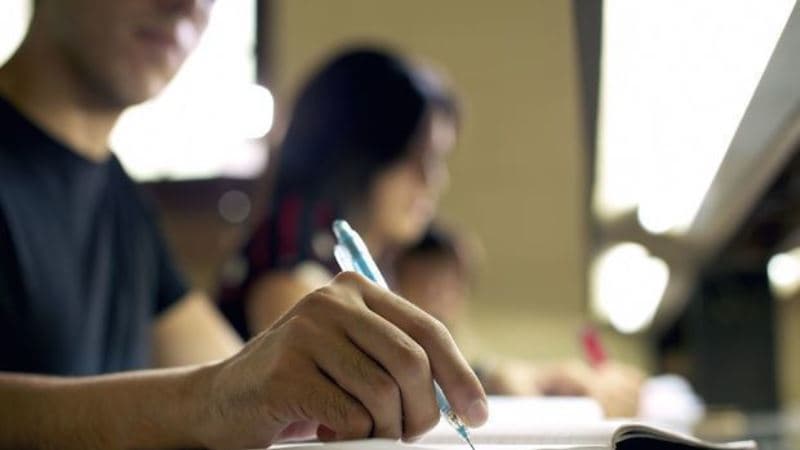 Azərbaycanda bu universitetlərdə dərslər hibrid formada keçirilə bilər (VİDEO)