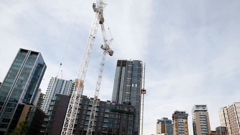 Britaniyada çirkli pullarla mülk alanların işi qəlizləşdi