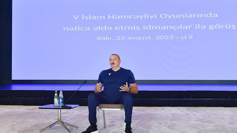 İlham Əliyev və Mehriban Əliyeva bu idmançılarla görüşdü (FOTO/YENİLƏNİB)
