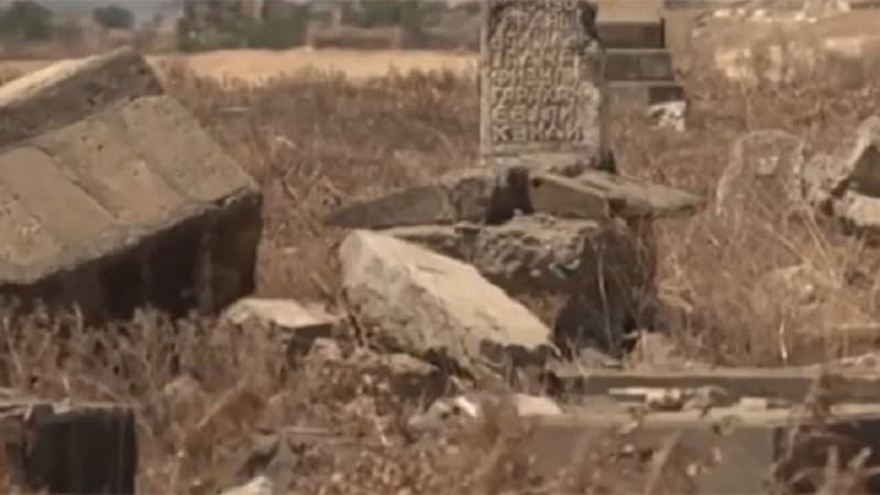 Ermənilər Laçında məzarlıqları yandırıblar (VİDEO)