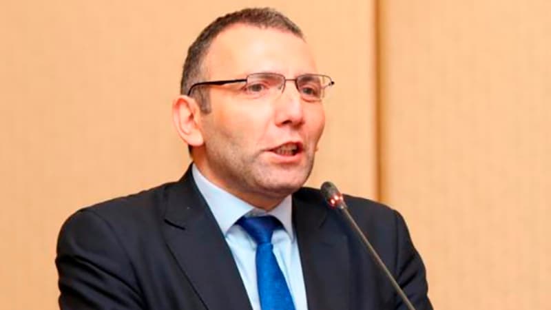 Arye Qut vəfat etdi