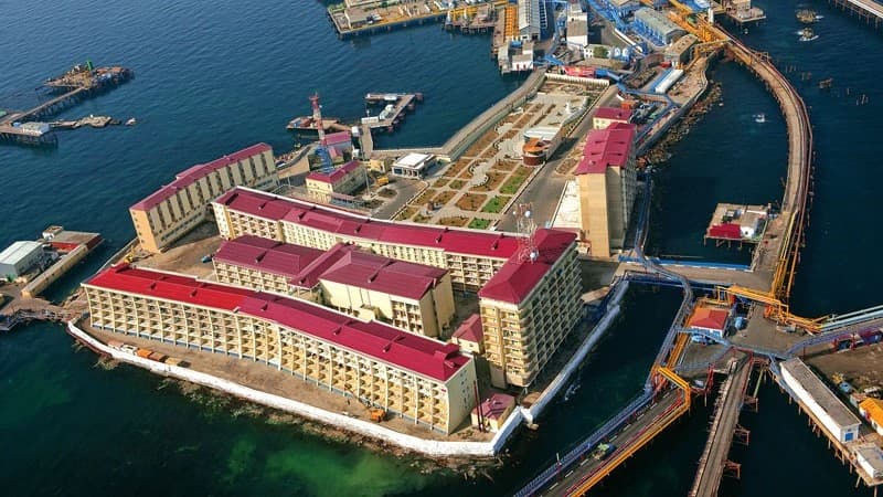 SOCAR prezidentinin rəhbərliyi ilə nümayəndə heyəti “Neft Daşları”na səfər etdi
