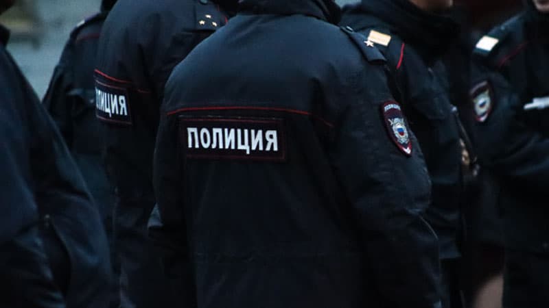 Səfərbərlikdən sonra xarici ölkələrə bilet alan rus polislərlə bağlı qərar verildi