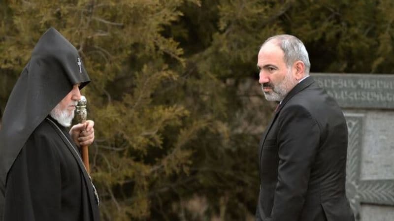 Ermənistanın keçmiş prezidentləri və katolikos Paşinyana yol göstərmək üçün toplaşacaq