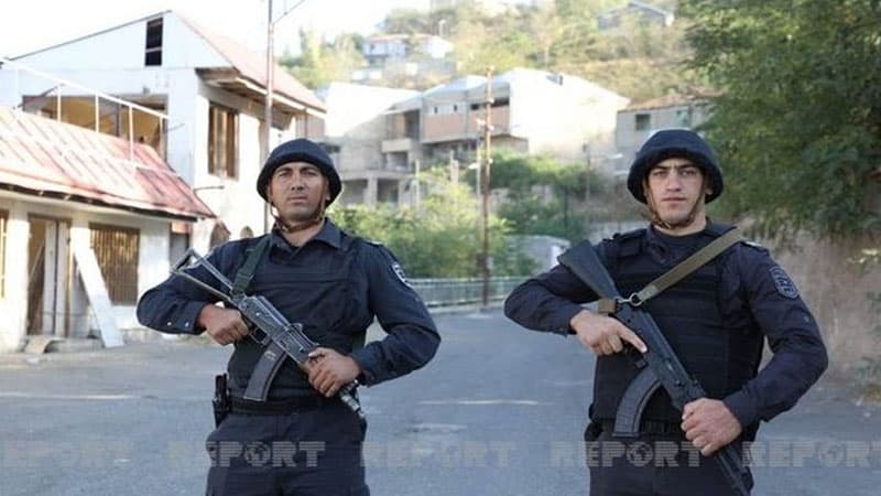 Azərbaycan polisi Laçın şəhərində xidmət başında (FOTO