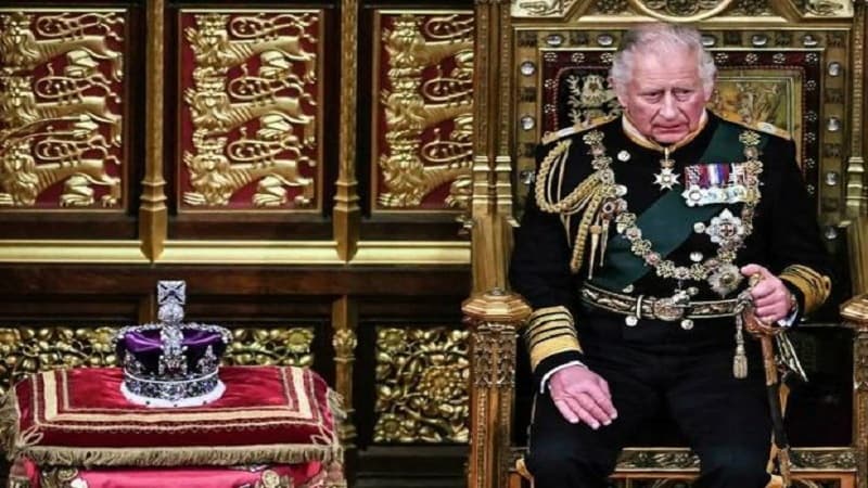 Böyük Britaniyanın yeni kralı III Çarlz oldu