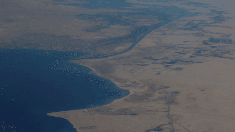 Süveyş kanalı saatlarla davam edən blokadadan sonra açıldı