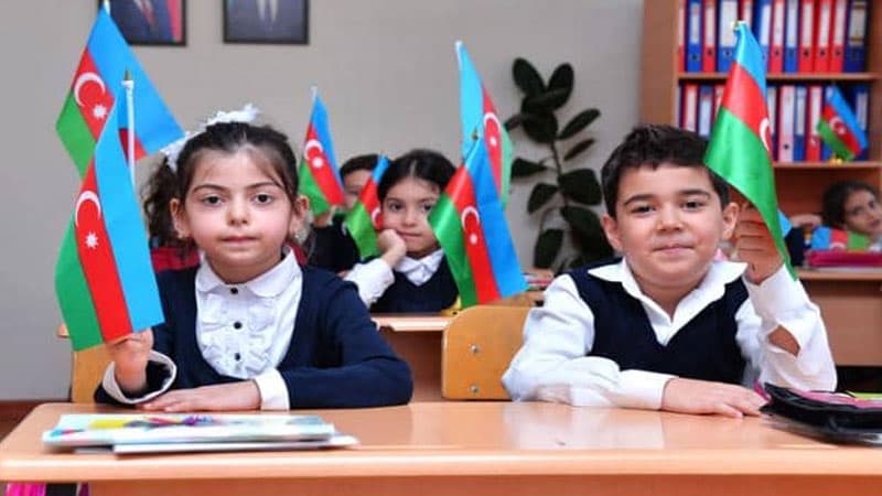 Bakıda məktəbli qızlara liderlik təlimləri keçiləcək