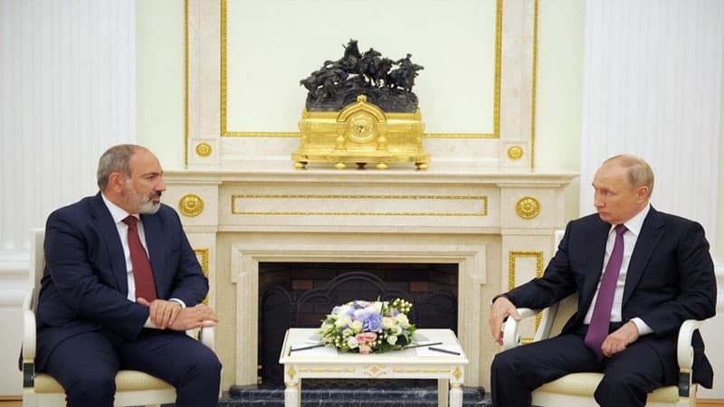 Putinlə Paşinyan Soçidə görüşdü