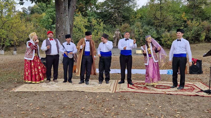 Şuşa Teatrı Şuşada yeni tamaşa ilə çıxış etdi (FOTOLAR)