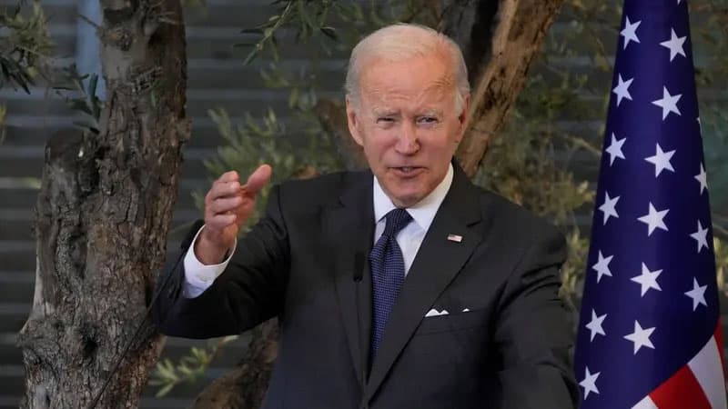 Bayden mikrofonun açıq olduğunu bilmədən söyüş söydü