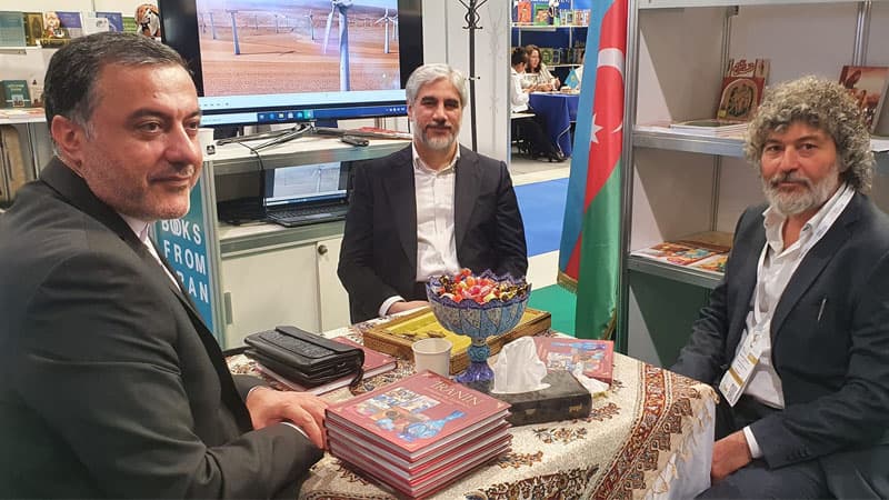 Tehranda Azərbaycanlı yazarların kitablarına böyük tələbat var - Şahbaz Xuduoğlu