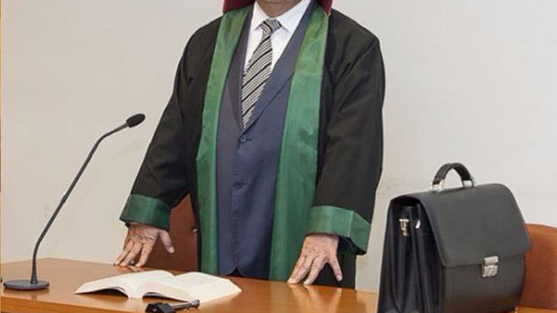 Azərbaycanda vəkilə qarşı dələduzluq edildi