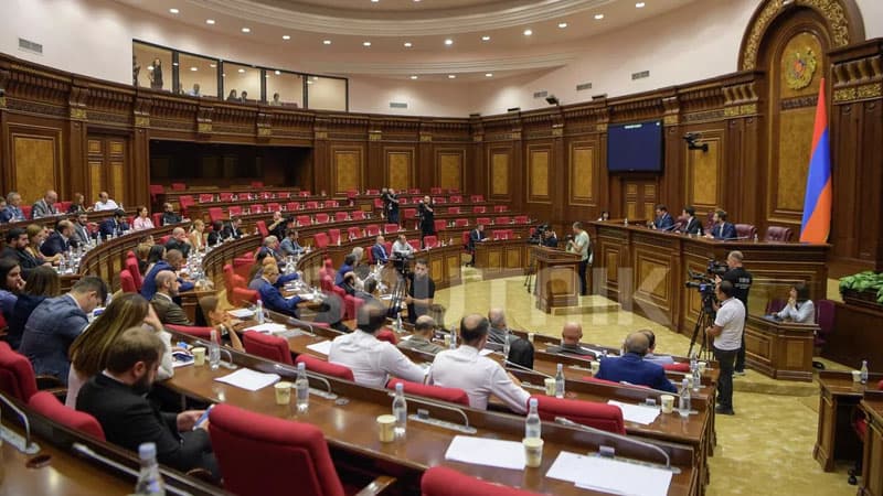 “Ermənistan”ın bir sıra deputatları mandatdan imtina edəcək: prokuror nəyi gözləyir? - KİV