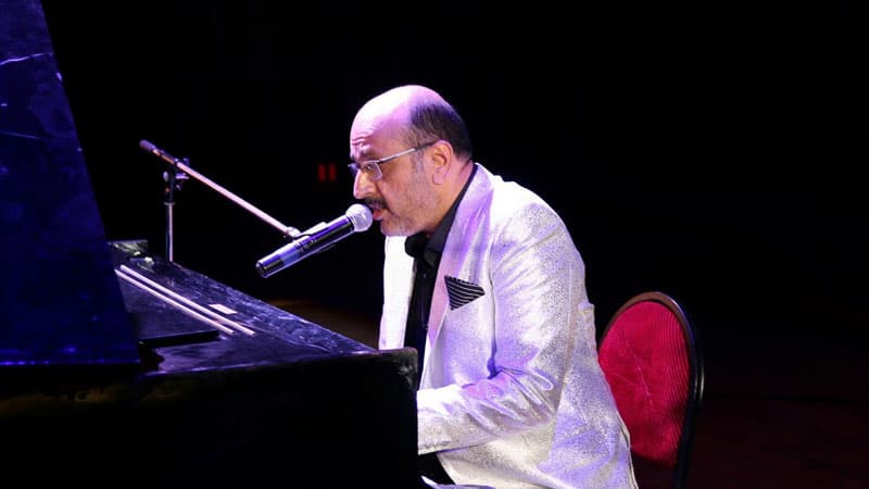 “İzmir”də Eyyub Yaqubovun “Bakı Gecələri”