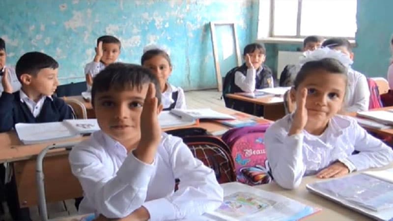 Qusarda təhsildə görünməmiş hadisə: Bir müəllim 2 və 3-cü siniflərə eyni vaxtda...