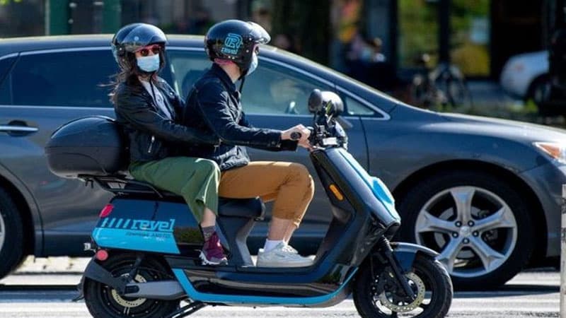 Azərbaycanda moped idarə etmək üçün sürücülük vəsiqəsi tələb olunacaq