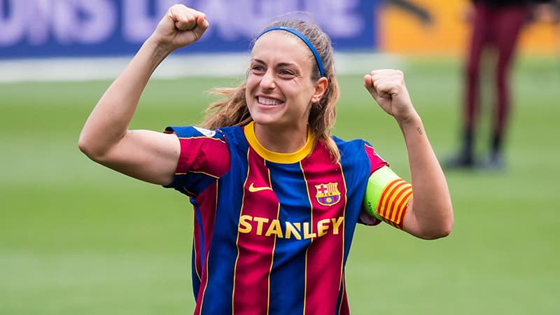 İlin ən yaxşı qadın futbolçusu seçildi