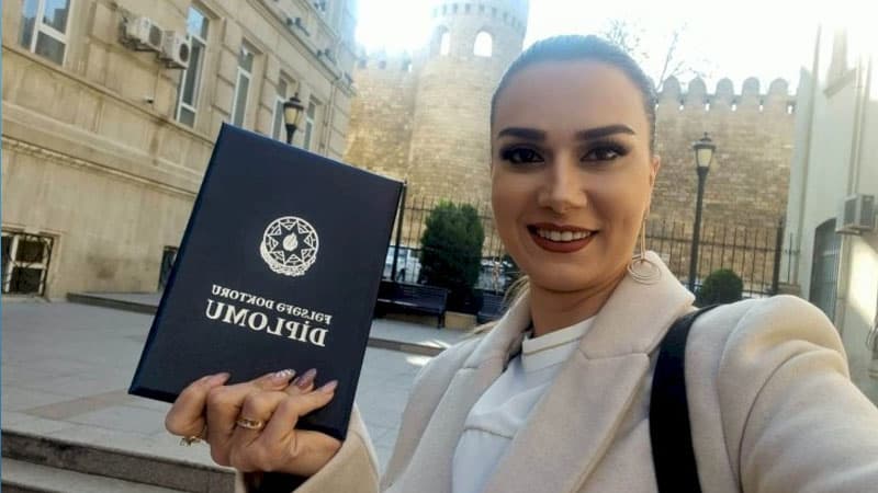 Əməkdar artist alimlik dərəcəsi aldı (FOTO)