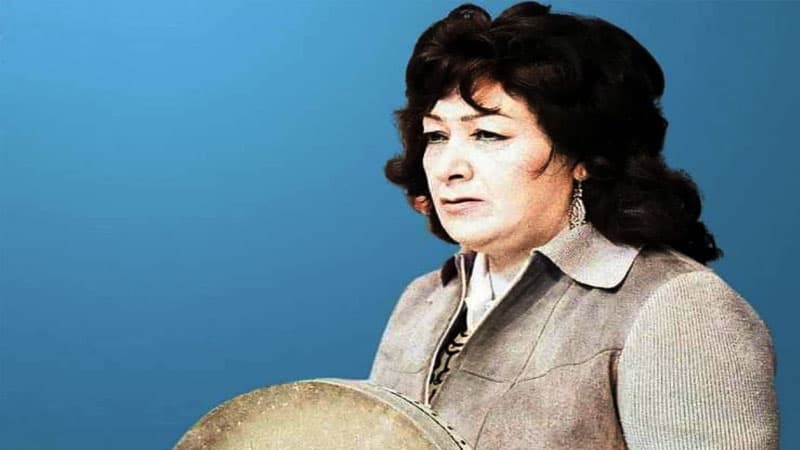 Xalq artistinin nəvəsi iddialara cavab verdi: Süleyman Rüstəmdən qızı var, səhnədə güllənənib?