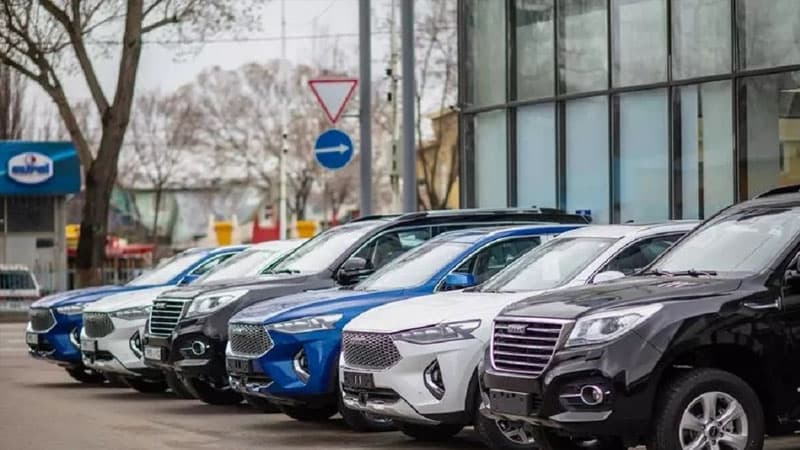 Rusiya avtomobil bazarında dəhşətli durum: 60 brenddən cəmi 14-ü...