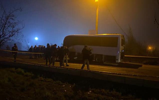 Türkiyədə polis avtomobilinə hücum edildi - Yaralılar var