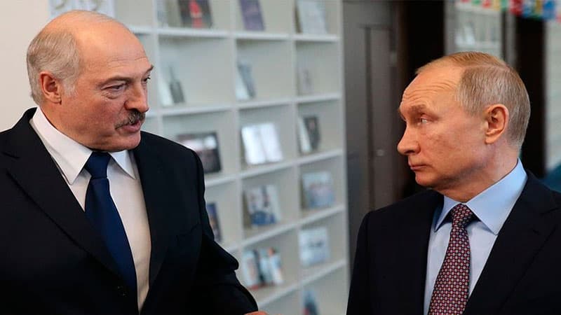 Loyallıq müqabilində Rusiya üçün poliqon - Putinin 3 il sonra Minskə ilk uçuşu