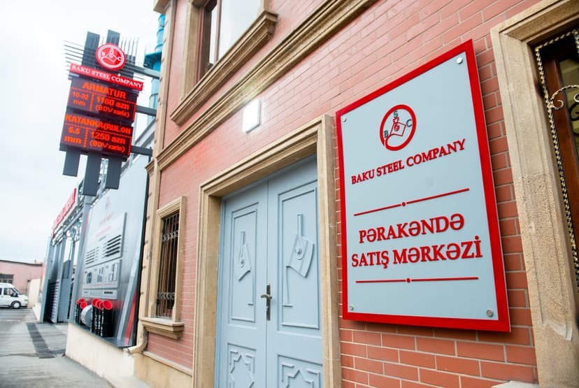 “Baku Steel Company” QSC-nin ilk rəsmi pərakəndə satış mərkəzi açılıb (FOTO)