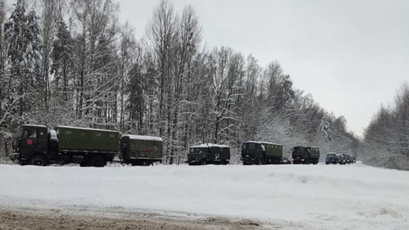 MN: Ukrayna ilə sərhəddə olan Belarus qoşunları bazaya qayıdır (FOTO)