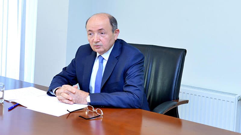 Fikrət Məmmədov 11 hakimi cəzalandırdı