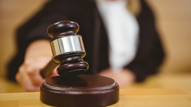 Keçmiş icra başçısının evinə basqın edən kriminal avtoritetlə bağlı qərar