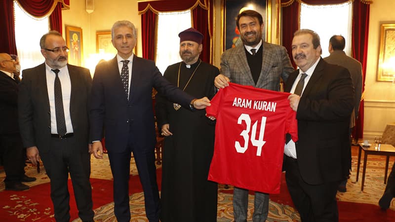 TFF rəhbərliyi erməni patriarxla görüşdü, hədiyyə verdi